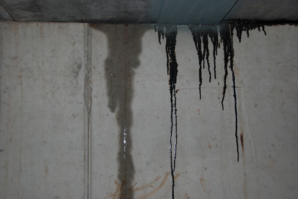 How to fix a leaking wall from rain water